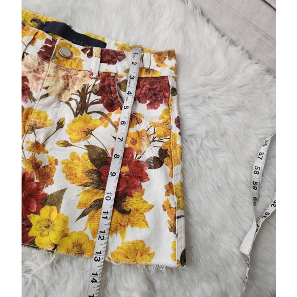 Afghan Womens Jean‎ Skirt Multicolor Floral Mini Pockets Fray Hem Zip Denim 38 - Picture 4 of 6